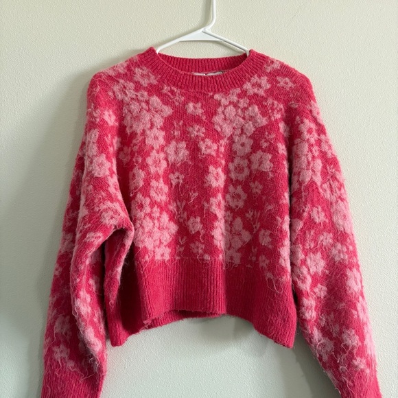 Floral Jacquard Sweater Pink Floral Print Size Medium Cropped Fit lightweight - Picture 3 of 9